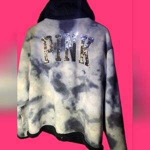 VICTORIAS SECRET FLEECE LINING/HOOD. OMG BEAUTIFUL